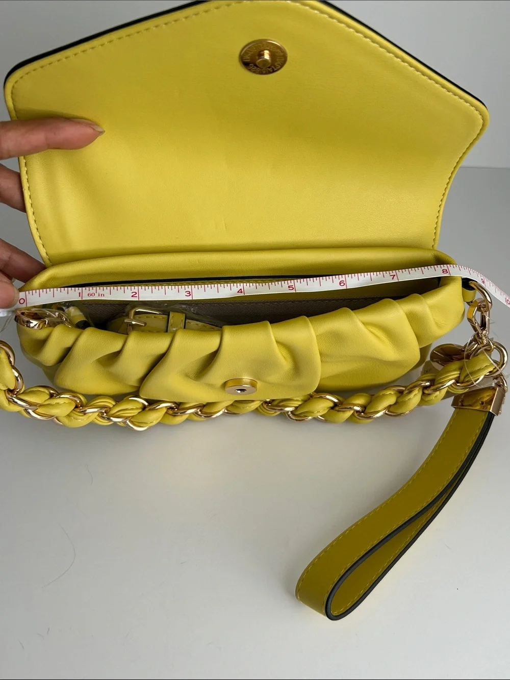 Aldo compact clutch